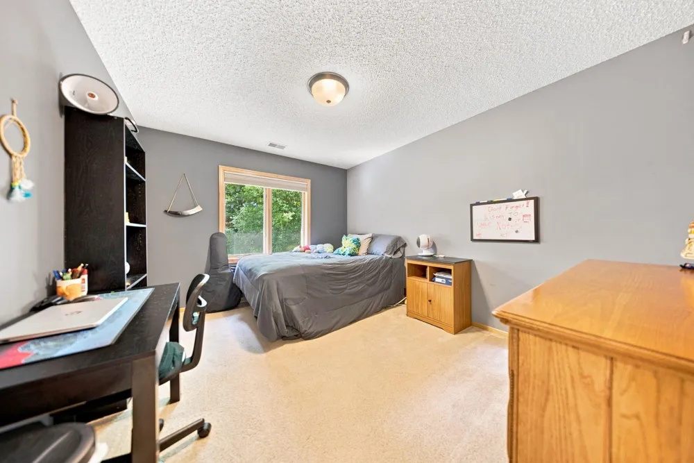 605 Knollwood Drive Hudson, WI 54016
