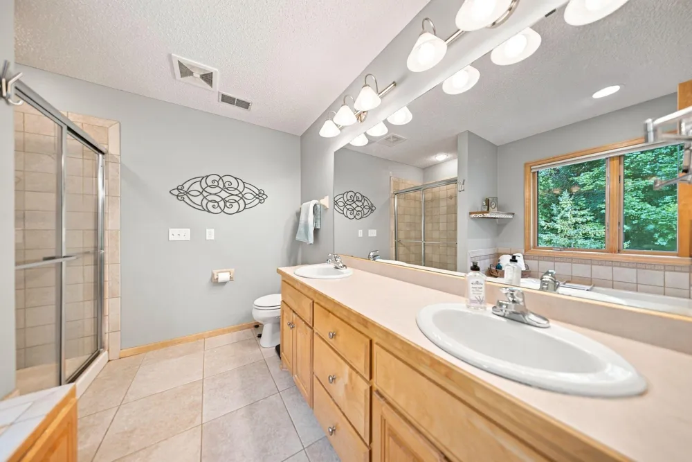 605 Knollwood Drive Hudson, WI 54016
