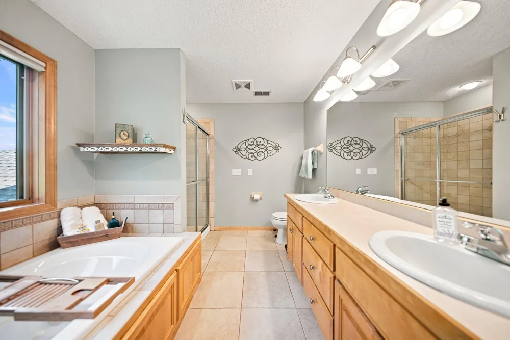 605 Knollwood Drive Hudson, WI 54016