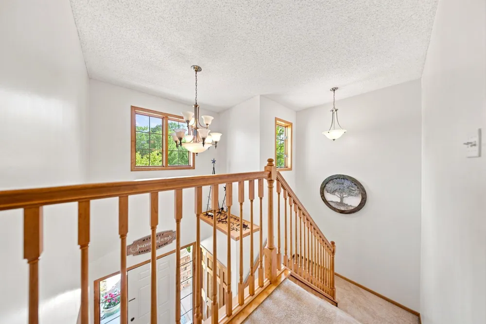 605 Knollwood Drive Hudson, WI 54016