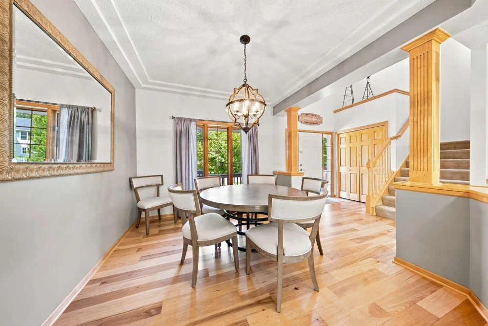 605 Knollwood Drive Hudson, WI 54016