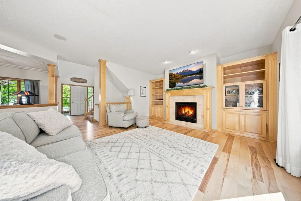 605 Knollwood Drive Hudson, WI 54016