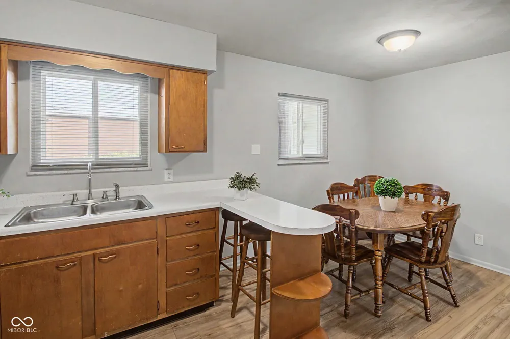 1913 Hawthorne Drive Plainfield, IN 46168