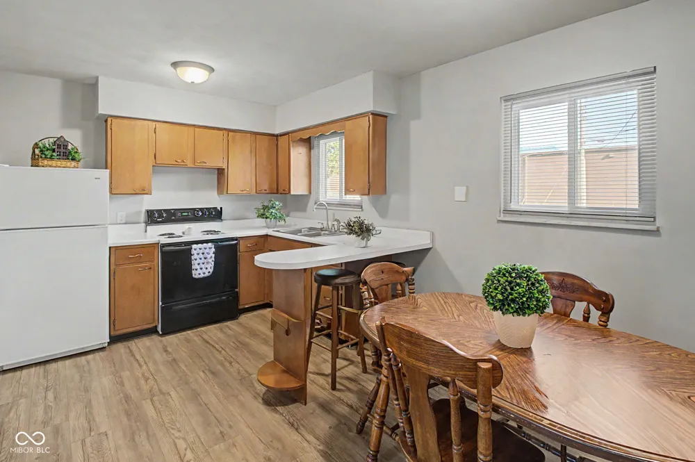1913 Hawthorne Drive Plainfield, IN 46168