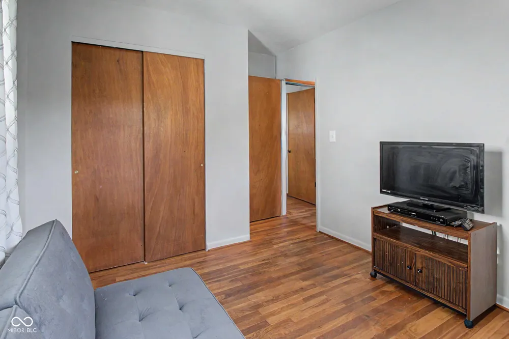 1913 Hawthorne Drive Plainfield, IN 46168