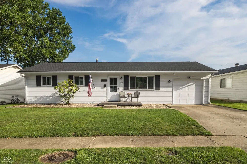 1913 Hawthorne Drive Plainfield, IN 46168