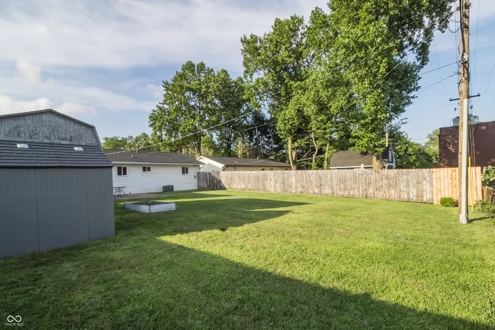 1913 Hawthorne Drive Plainfield, IN 46168