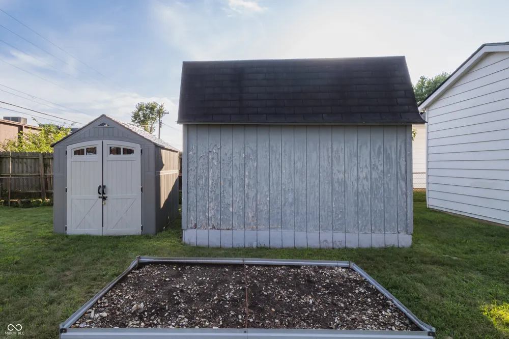 1913 Hawthorne Drive Plainfield, IN 46168