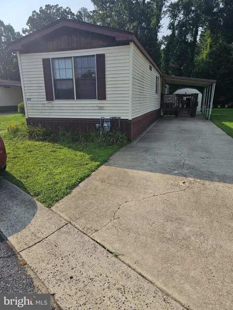 261 MAYFLOWER DRIVE