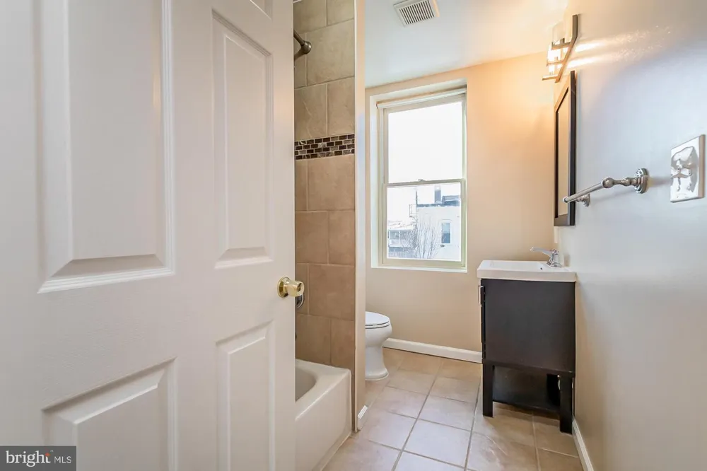 1 S EAST AVENUE Baltimore, MD 21224