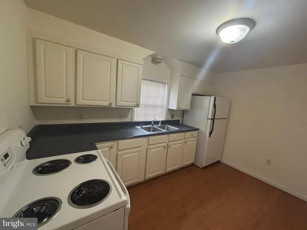 383 E. KING ST ##1 Strasburg, VA 22657