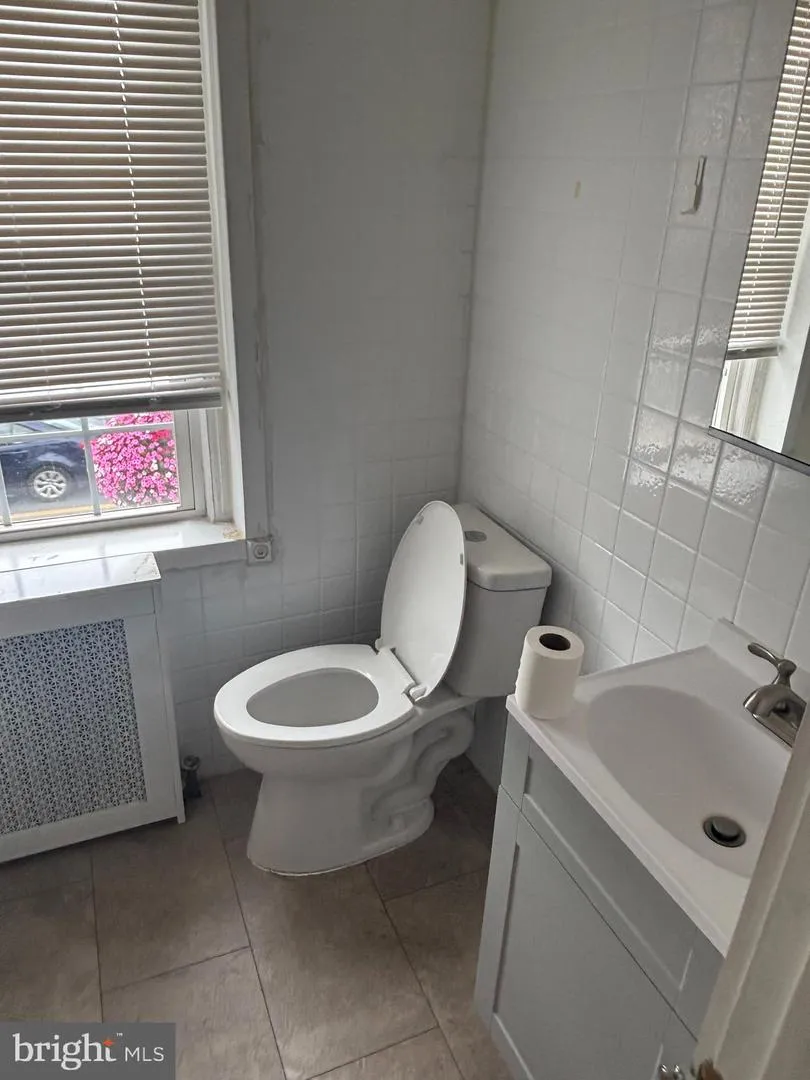 383 E. KING ST ##1 Strasburg, VA 22657