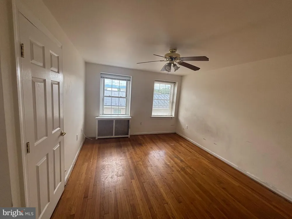383 E. KING ST ##1 Strasburg, VA 22657
