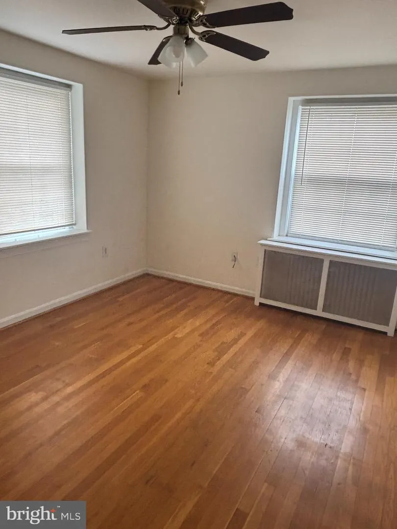 383 E. KING ST ##1 Strasburg, VA 22657