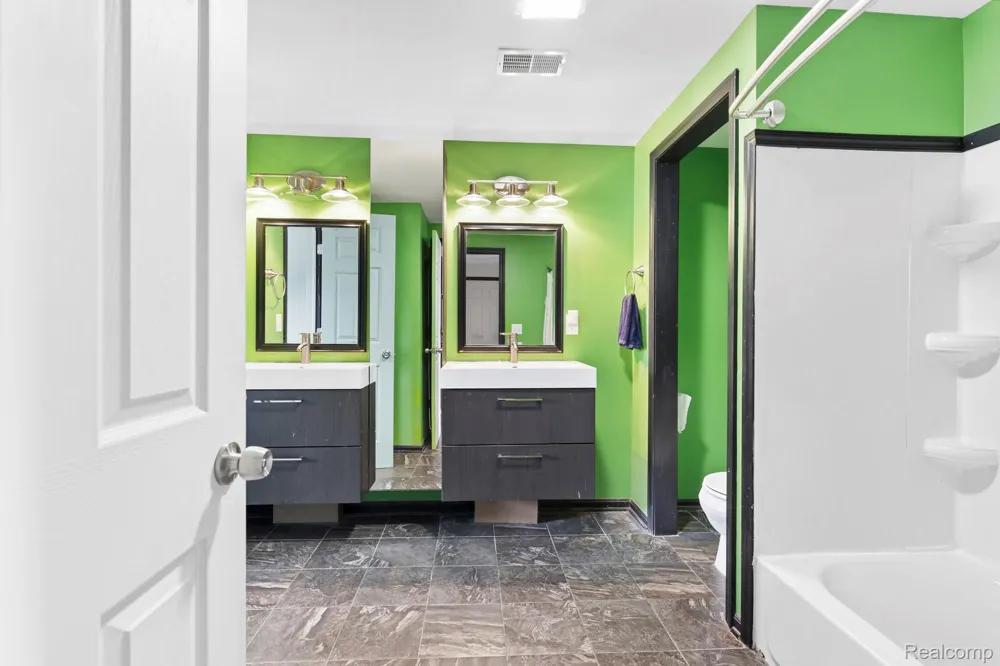 21708 Powers Avenue Dearborn Heights City, MI 48125