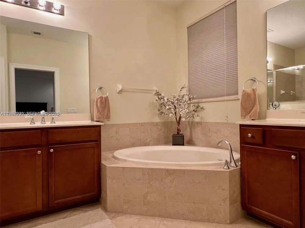 5065 Dulce Ct Palm Beach Gardens, FL 33418