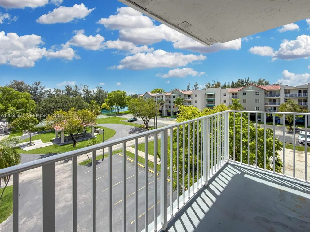 8260 SW 210th St #309 Cutler Bay, FL 33189