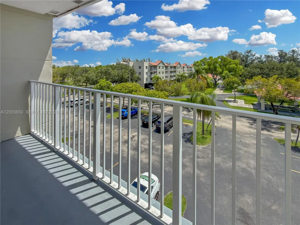 8260 SW 210th St #309 Cutler Bay, FL 33189