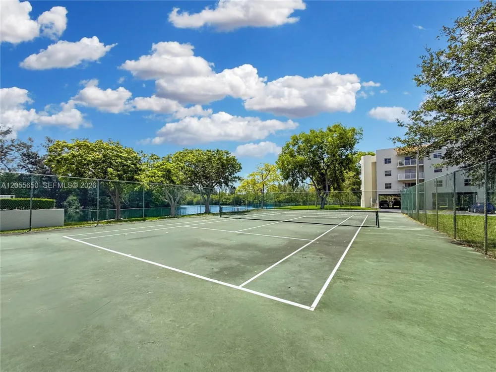8260 SW 210th St #309 Cutler Bay, FL 33189