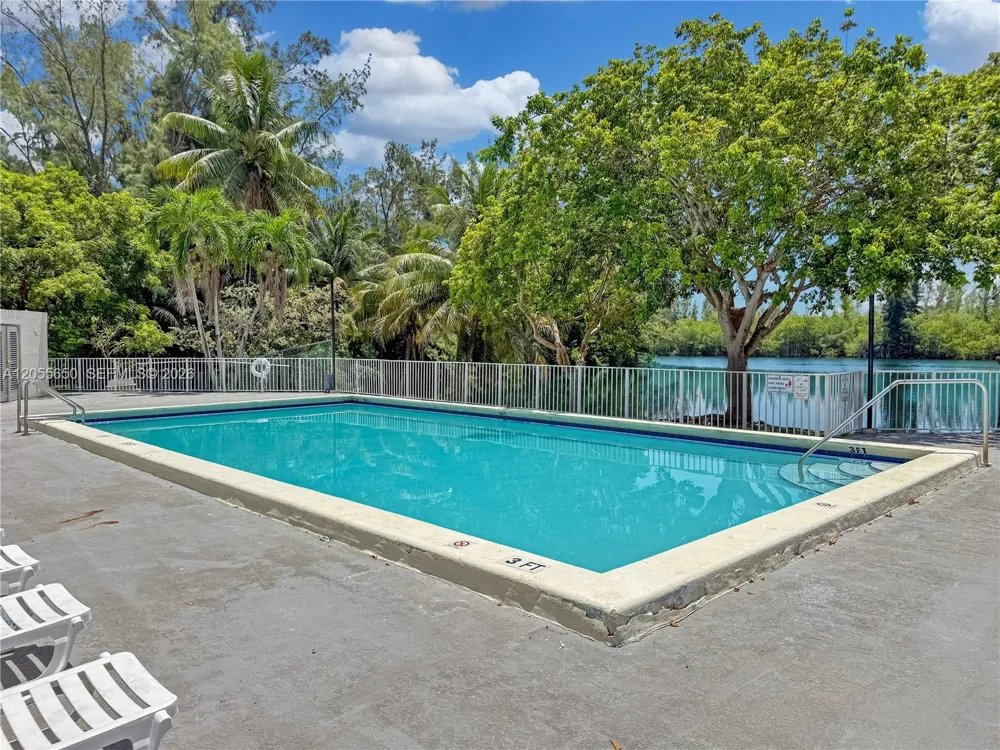 8260 SW 210th St #309 Cutler Bay, FL 33189