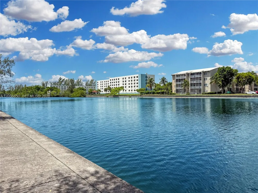 8260 SW 210th St #309 Cutler Bay, FL 33189