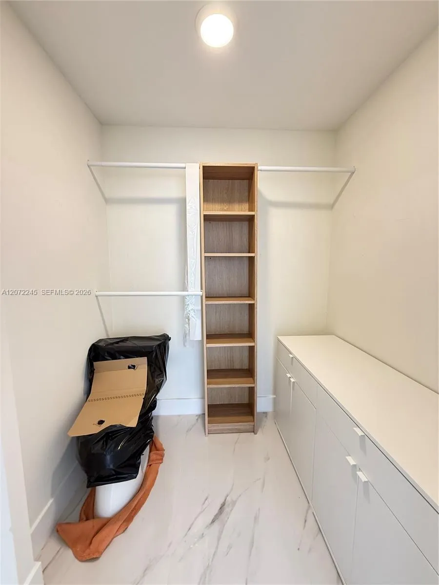 16909 Bay Rd #817 Sunny Isles Beach, FL 33160