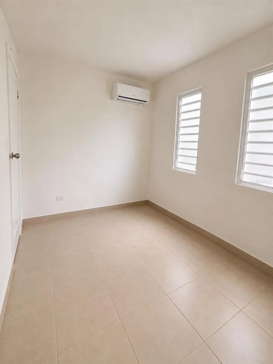 CALLE PASCUA URB. MANUEL CORCHADO Isabela, PR 00662
