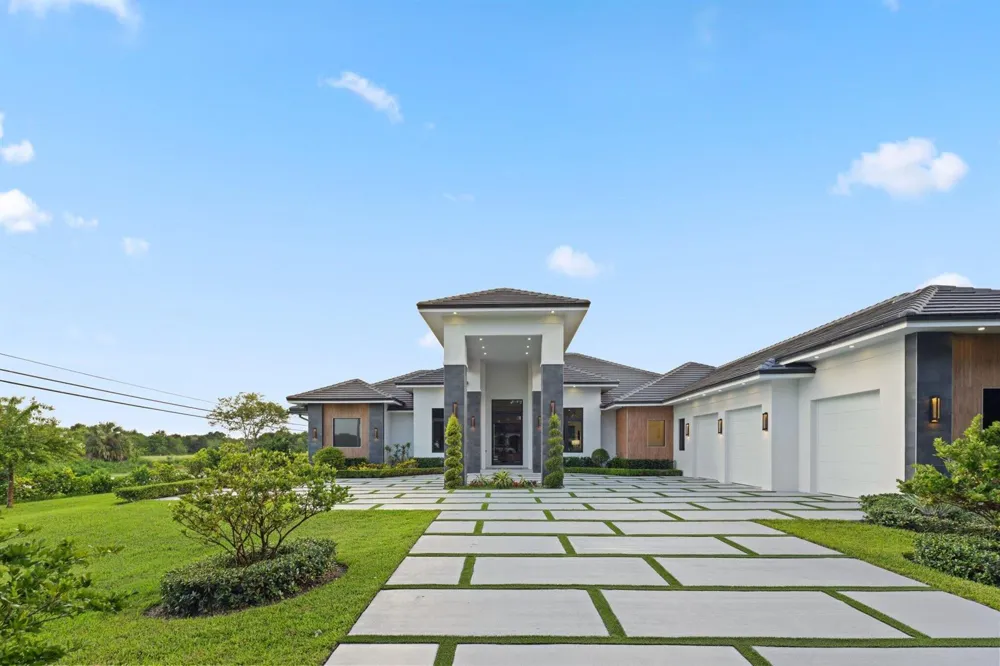 13600 PINE MEADOW COURT Davie, FL 33325