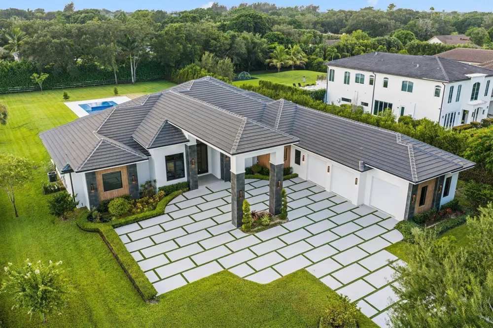 13600 PINE MEADOW COURT Davie, FL 33325