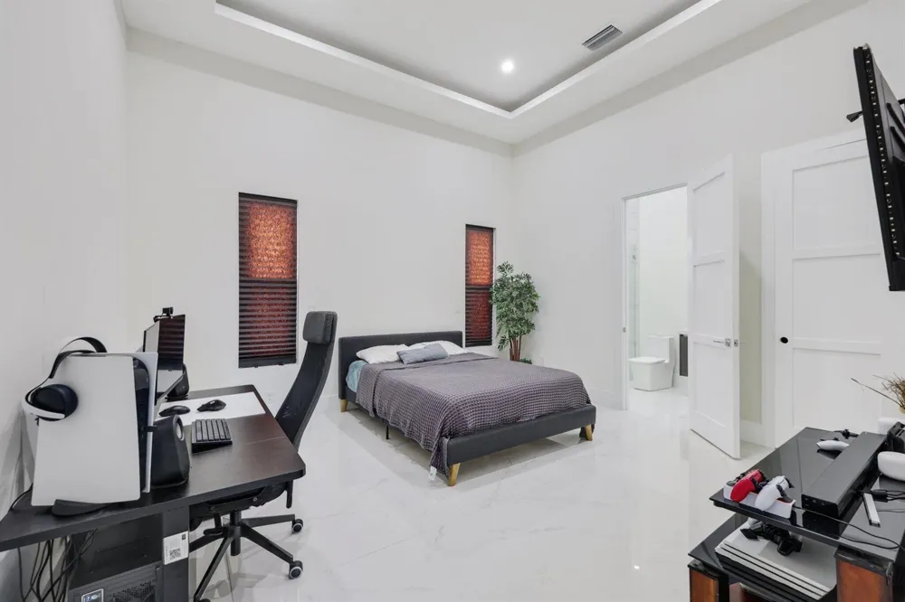 13600 PINE MEADOW COURT Davie, FL 33325