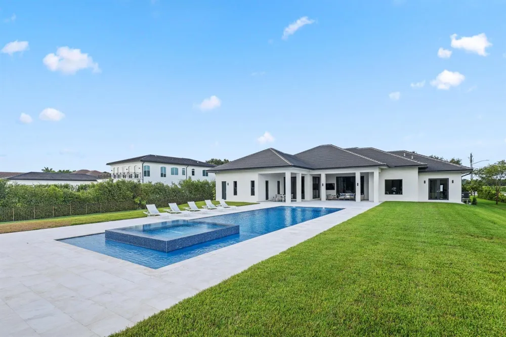 13600 PINE MEADOW COURT Davie, FL 33325