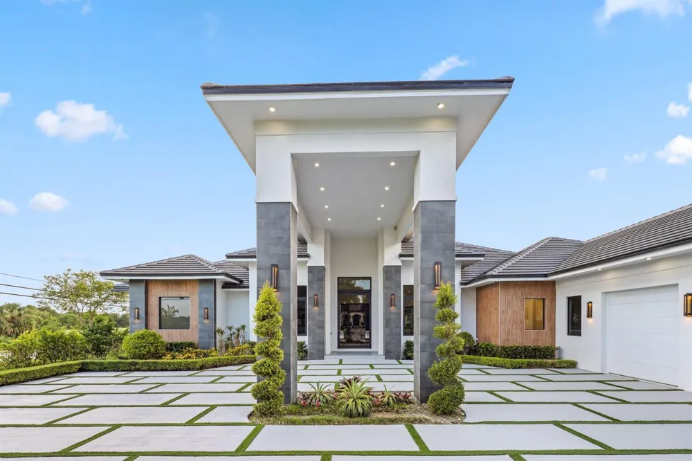 13600 PINE MEADOW COURT Davie, FL 33325