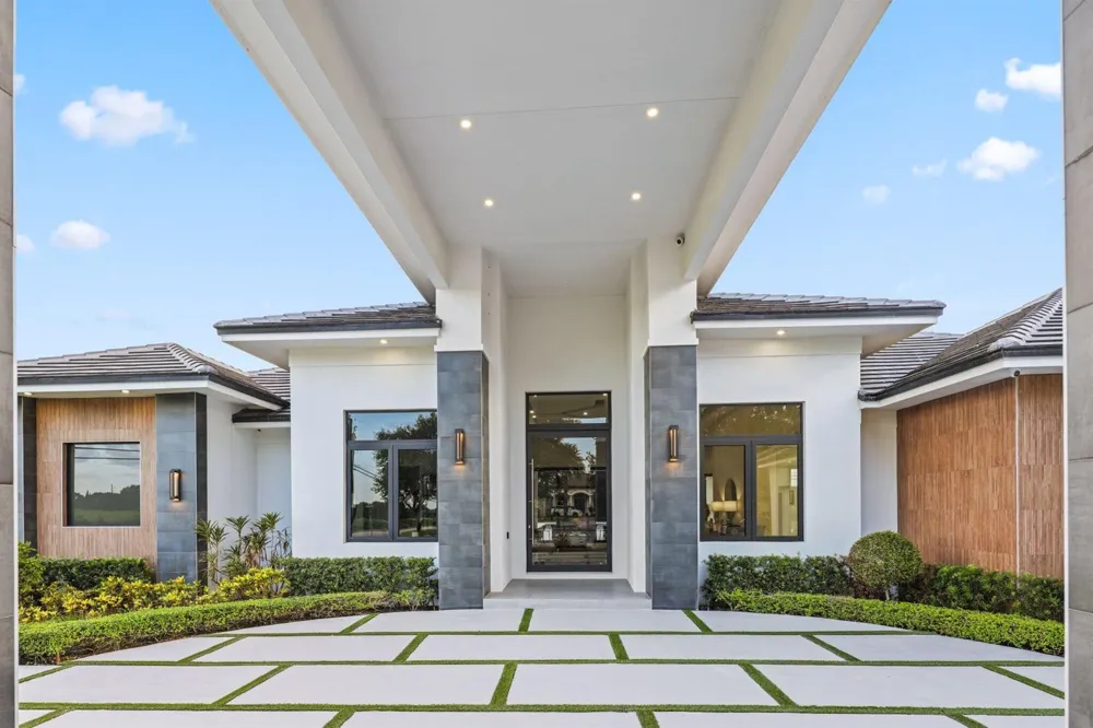 13600 PINE MEADOW COURT Davie, FL 33325