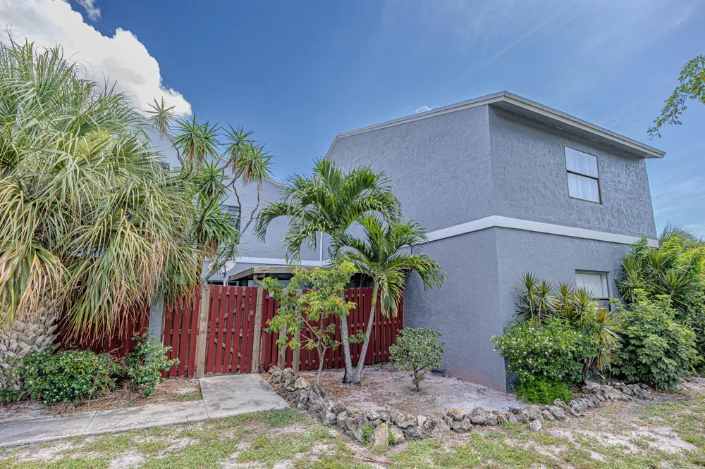 7 CROSSINGS CIRCLE #C Boynton Beach, FL 33435
