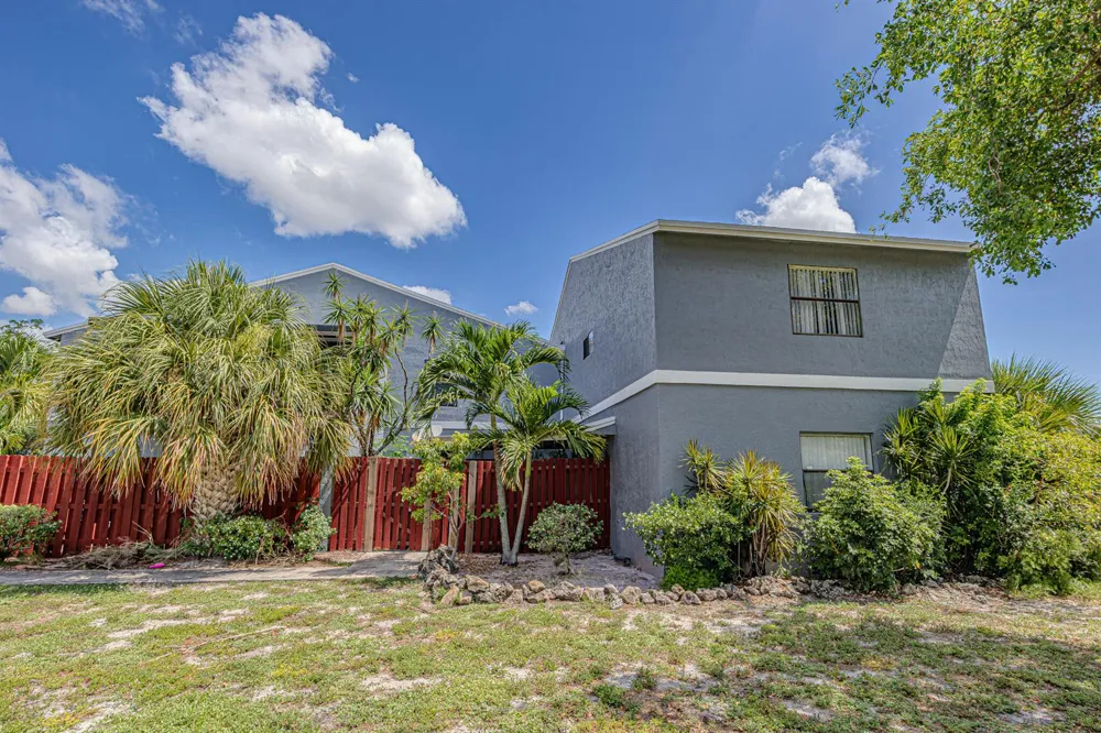 7 CROSSINGS CIRCLE #C Boynton Beach, FL 33435