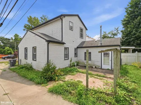 19039 Deering