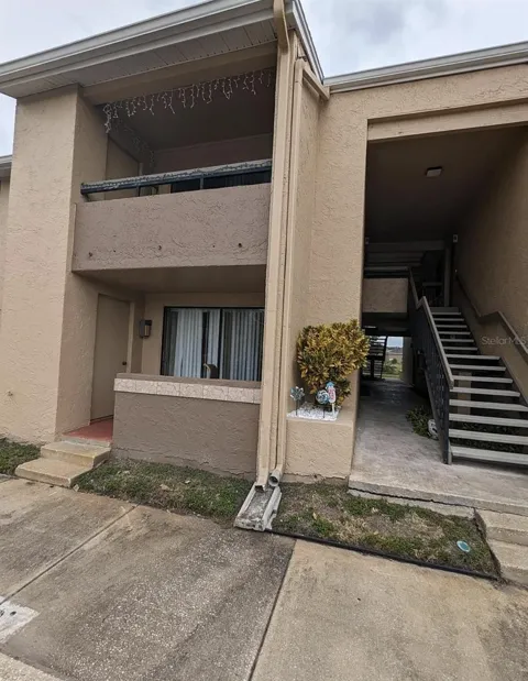 5229 VINELAND ROAD #A106