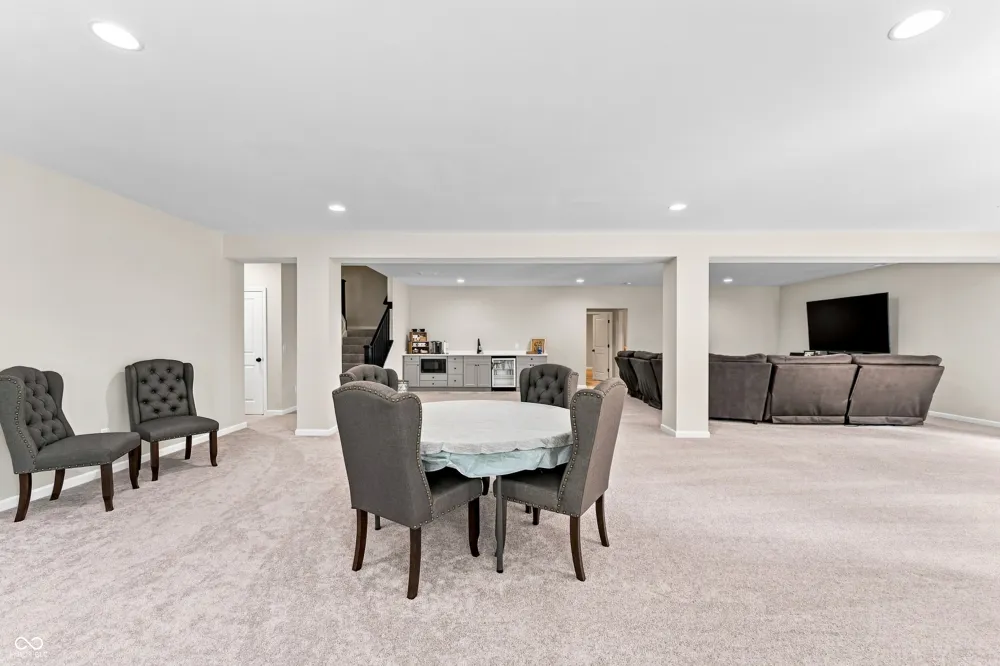 5059 Oak Ridge Trail Columbus, IN 47201