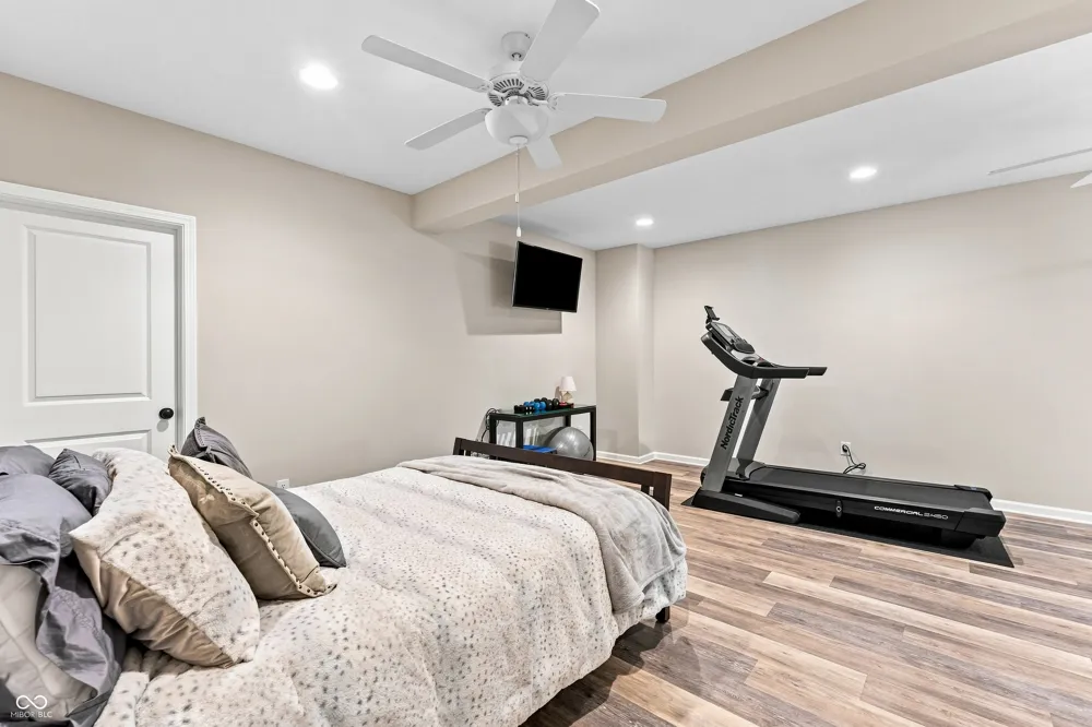 5059 Oak Ridge Trail Columbus, IN 47201