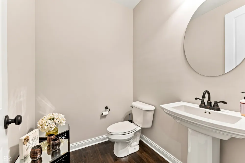 5059 Oak Ridge Trail Columbus, IN 47201
