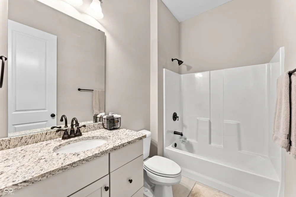 5059 Oak Ridge Trail Columbus, IN 47201