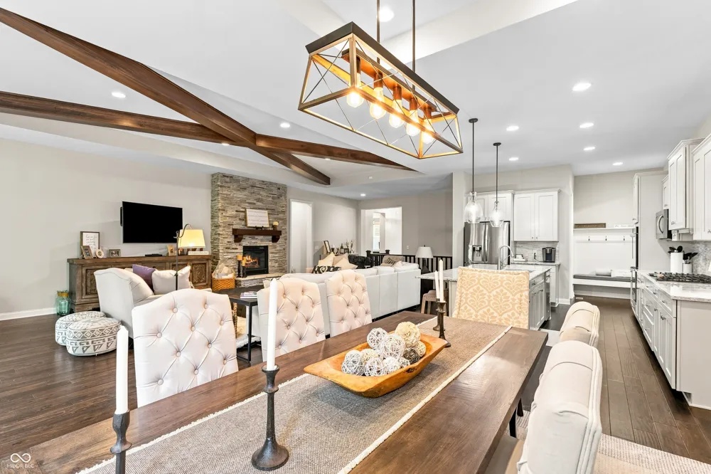 5059 Oak Ridge Trail Columbus, IN 47201
