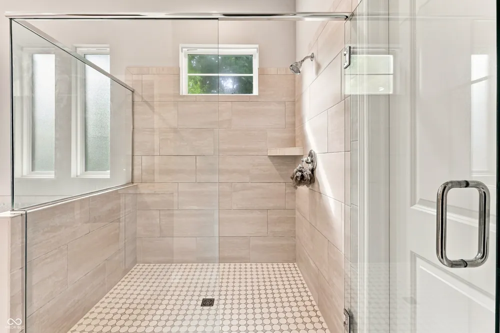 5059 Oak Ridge Trail Columbus, IN 47201