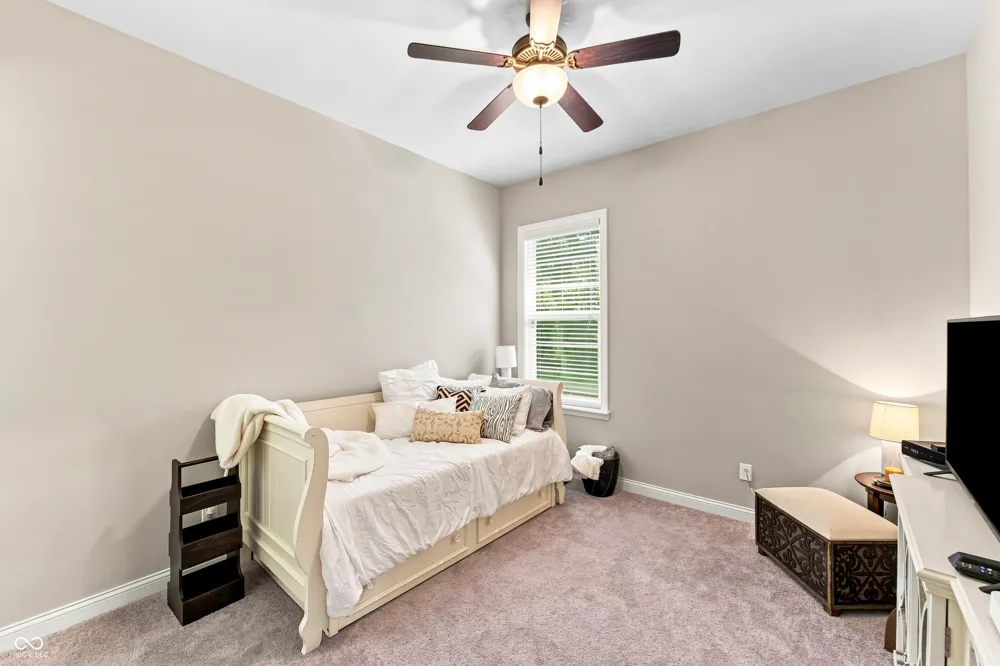 5059 Oak Ridge Trail Columbus, IN 47201