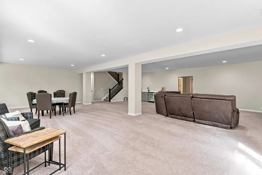 5059 Oak Ridge Trail Columbus, IN 47201