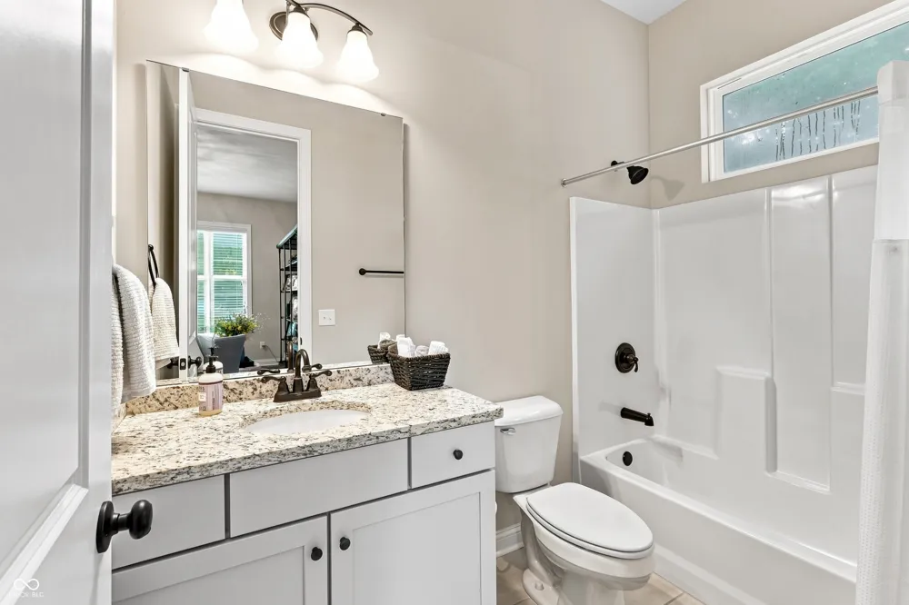 5059 Oak Ridge Trail Columbus, IN 47201