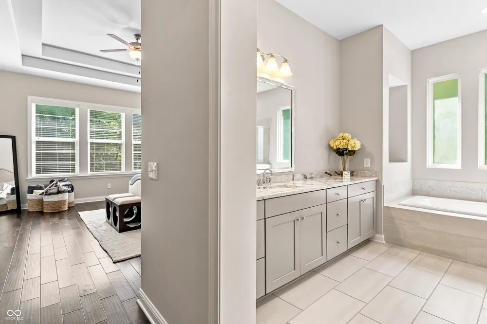 5059 Oak Ridge Trail Columbus, IN 47201