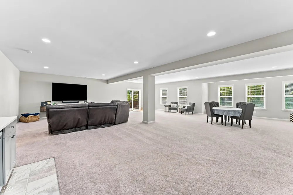 5059 Oak Ridge Trail Columbus, IN 47201