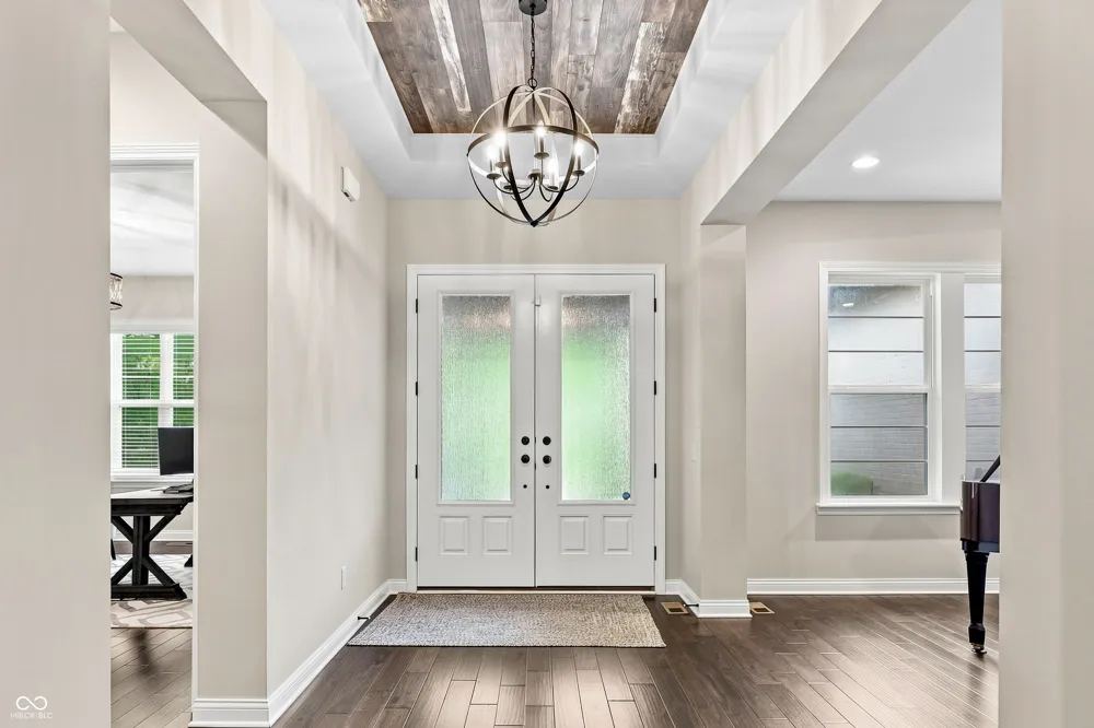 5059 Oak Ridge Trail Columbus, IN 47201