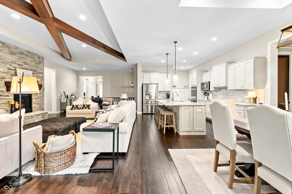 5059 Oak Ridge Trail Columbus, IN 47201